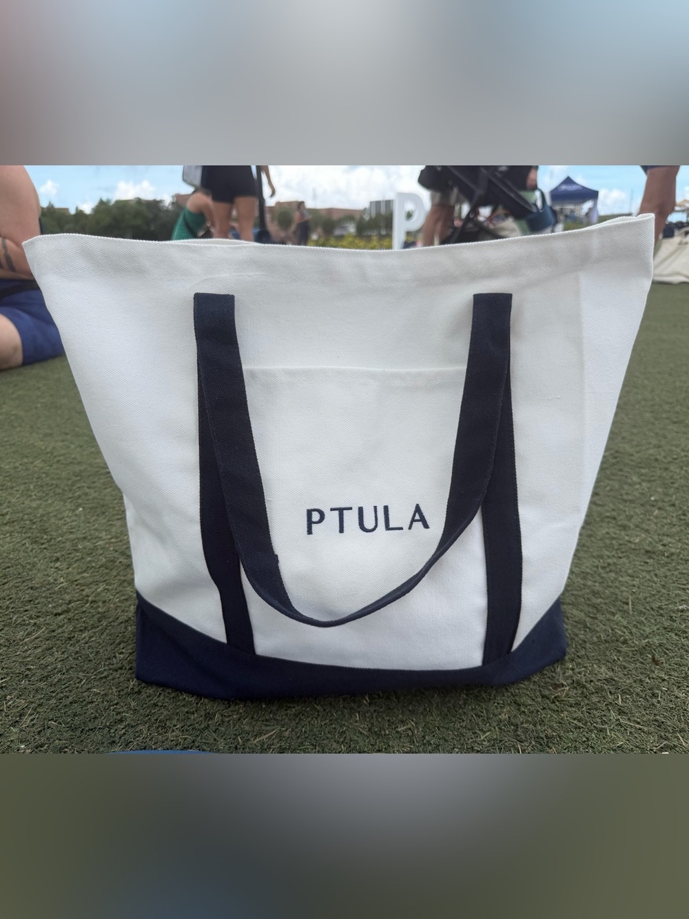 P’tula White & Navy Tote Bag + Primally Pure Soil to Skin Small Canvas Bag